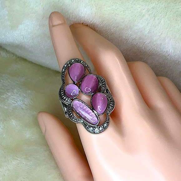 Lilac Moonglow  Stretch Statement Ring - Picture 2 of 4